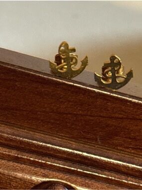 Gold Anchor Stud Earrings